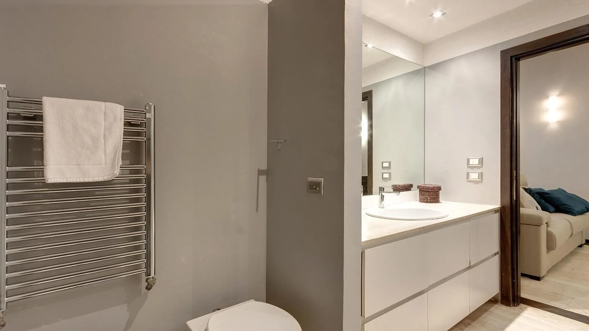 Calzaiuoli Apartments By Mamo Florence Italy