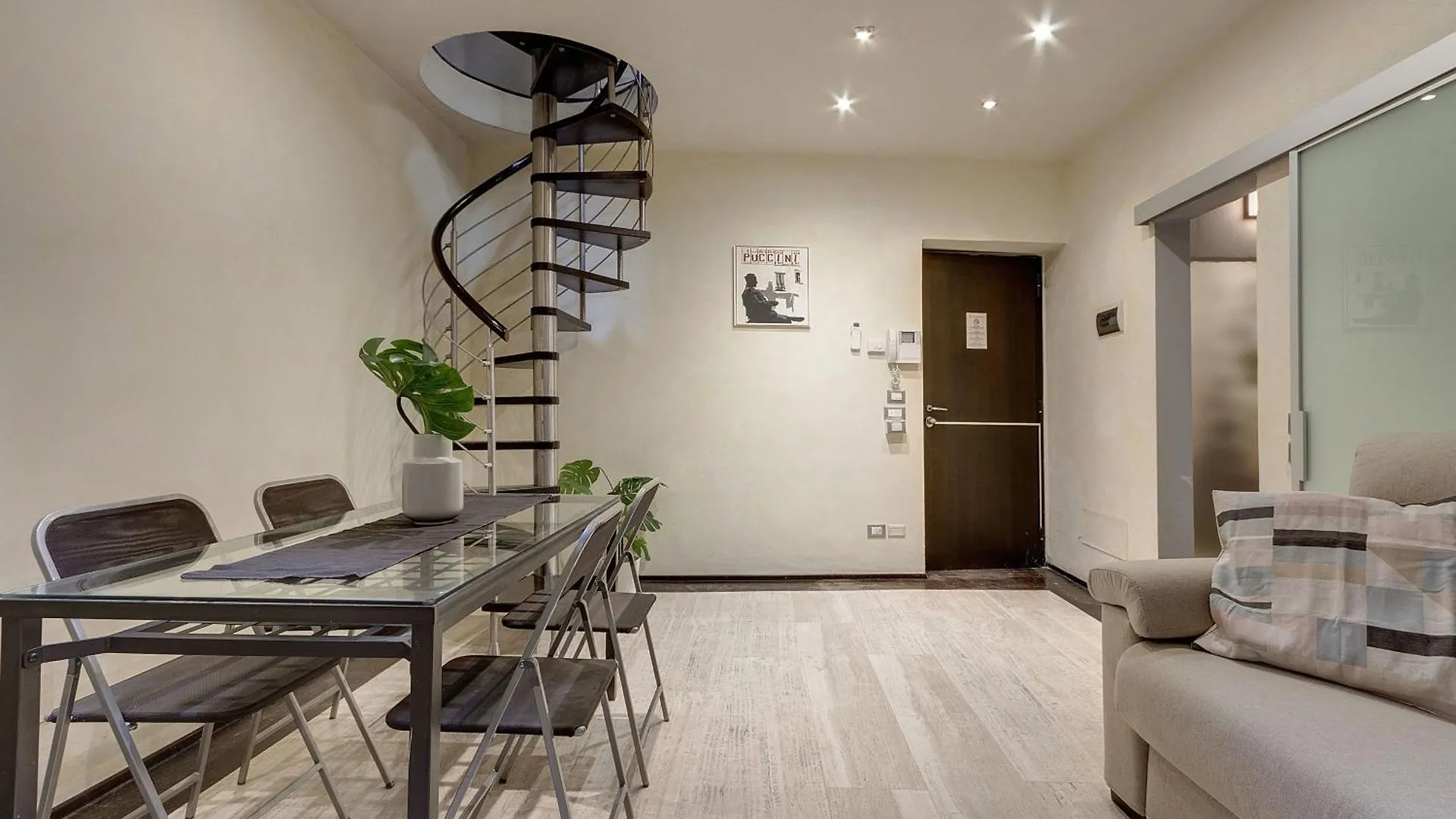 Calzaiuoli Apartments By Mamo Florence