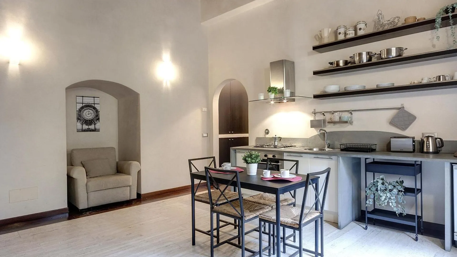 Calzaiuoli Apartments By Mamo Florence