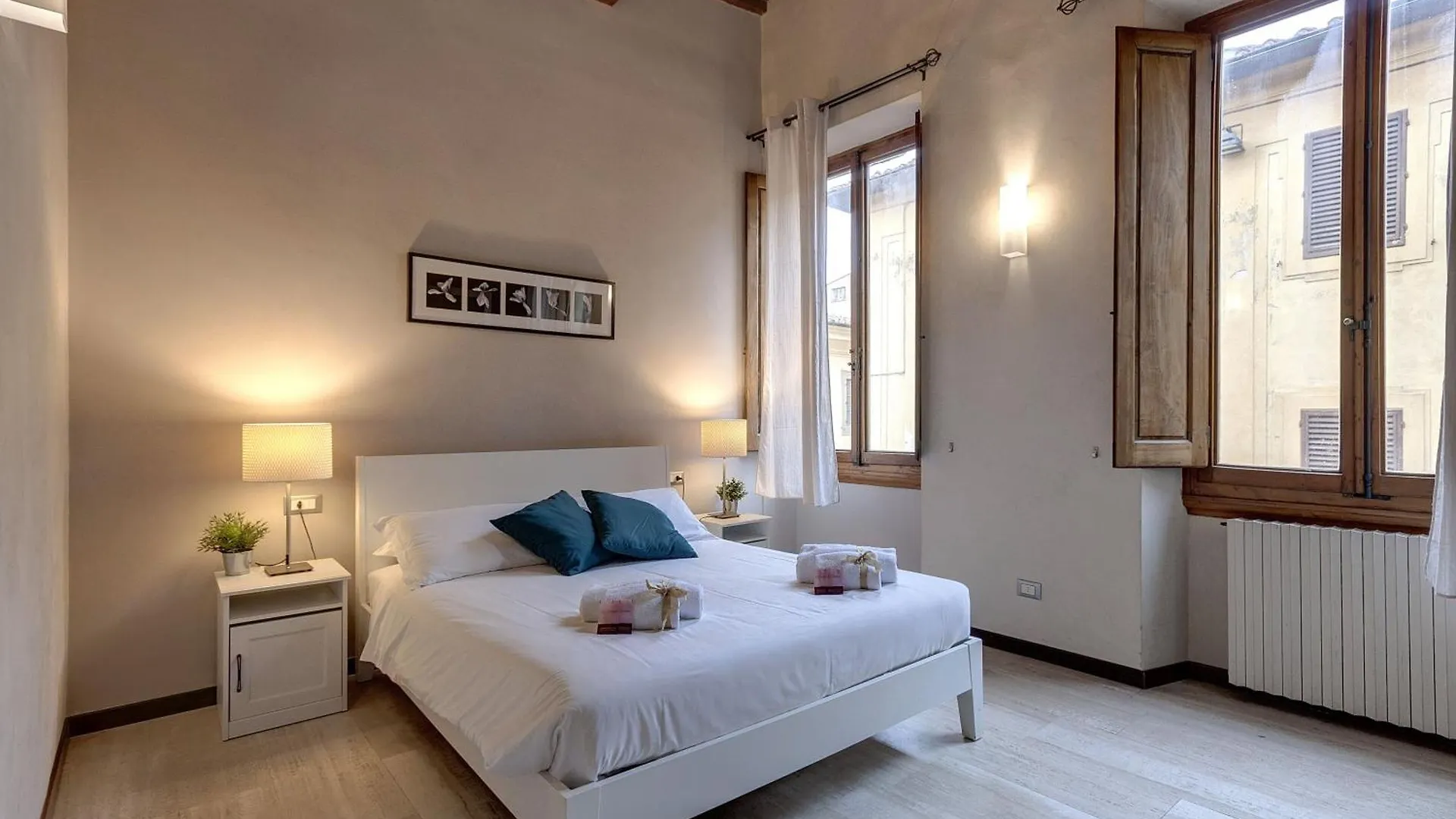 Calzaiuoli Apartments By Mamo Florence
