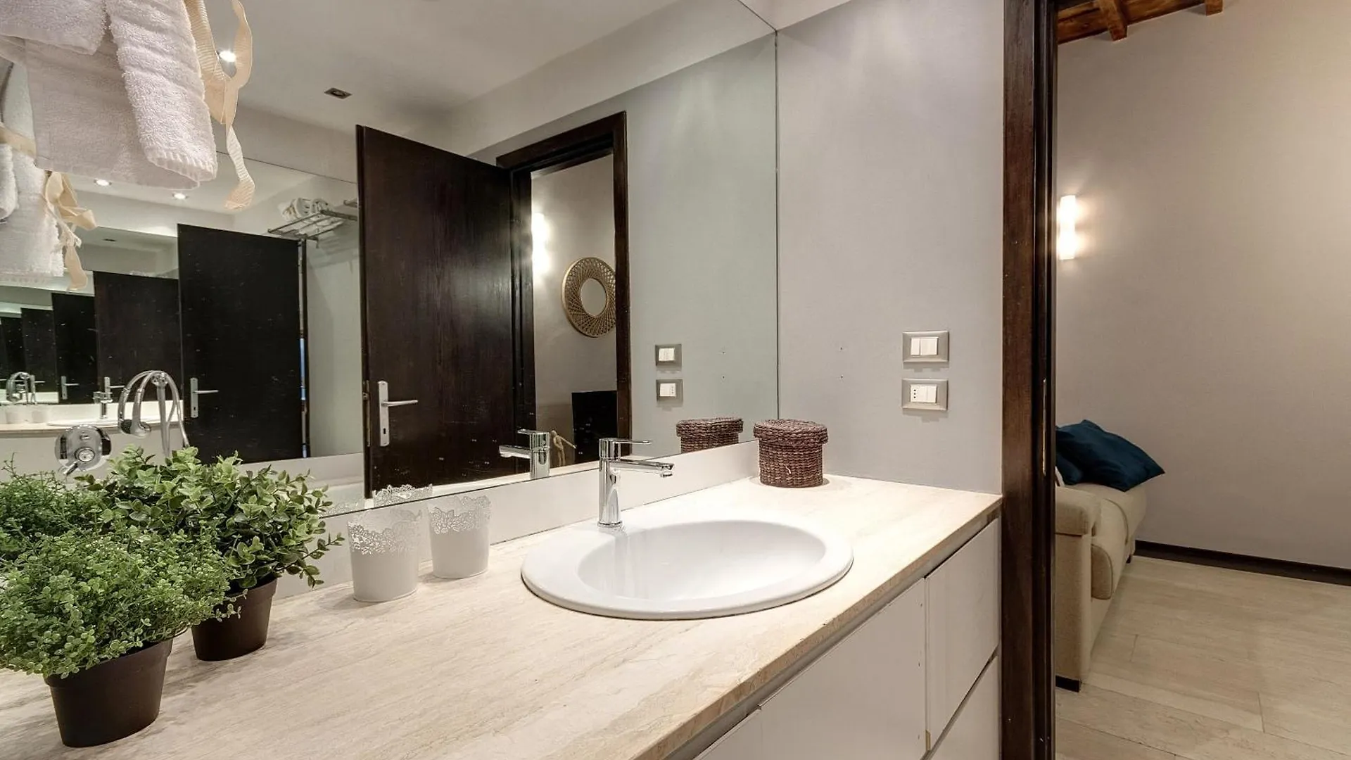 Calzaiuoli Apartments By Mamo Florence