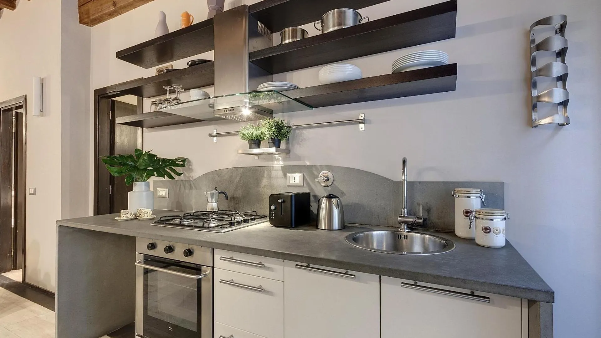 Calzaiuoli Apartments By Mamo Florence