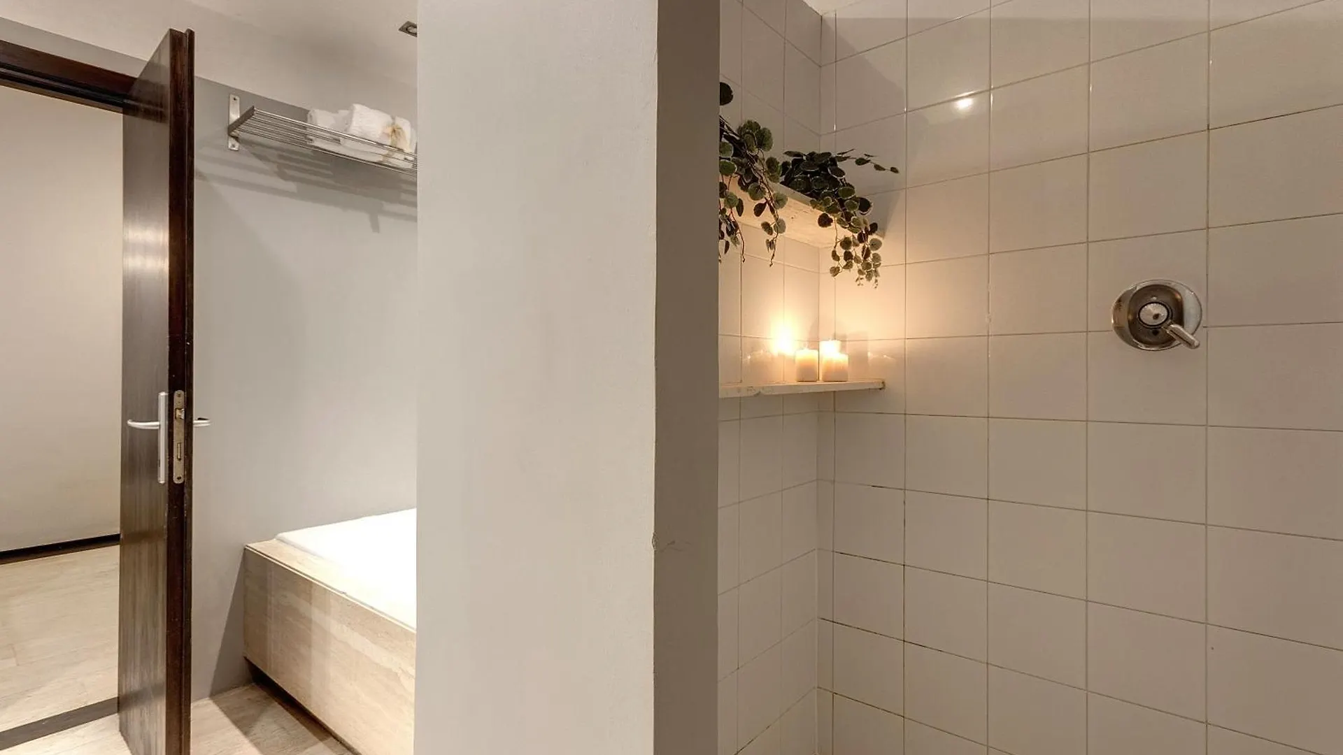 Calzaiuoli Apartments By Mamo Florence